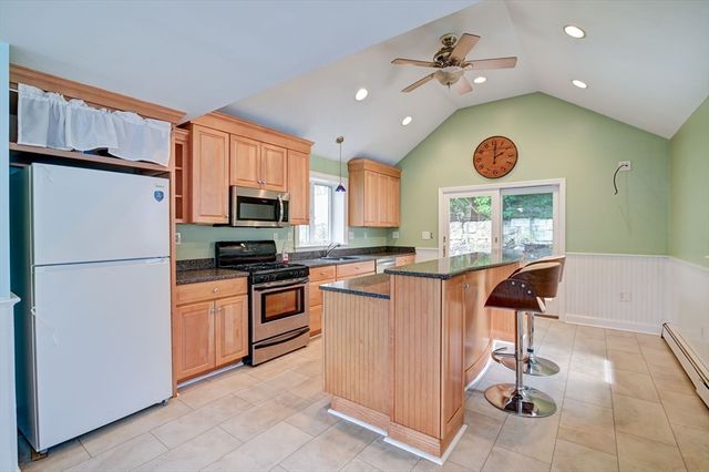 30 Thayer Ave 30, Weymouth, MA 02188