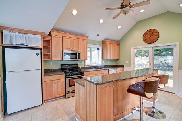 30 Thayer Ave 30, Weymouth, MA 02188