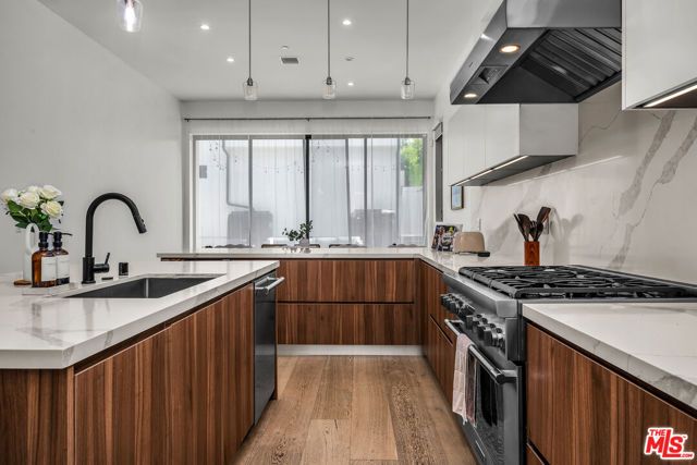 12136 Clarkson Road, Los Angeles, CA 90064