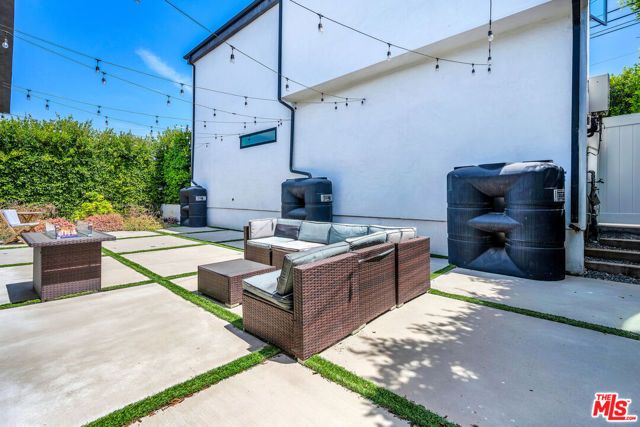 12136 Clarkson Road, Los Angeles, CA 90064