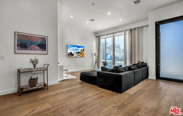 12136 Clarkson Road, Los Angeles, CA 90064