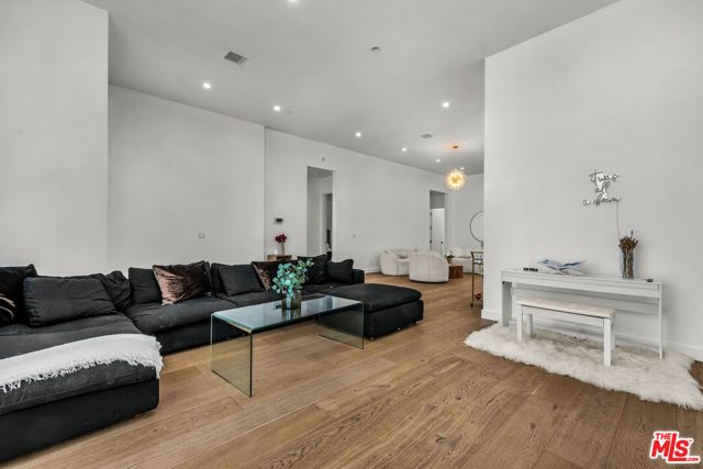 12136 Clarkson Road, Los Angeles, CA 90064