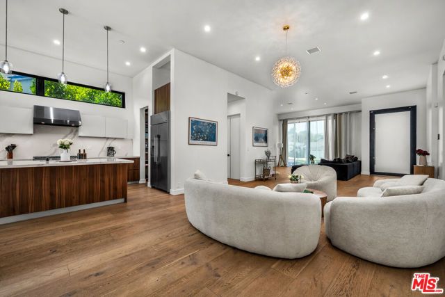 12136 Clarkson Road, Los Angeles, CA 90064