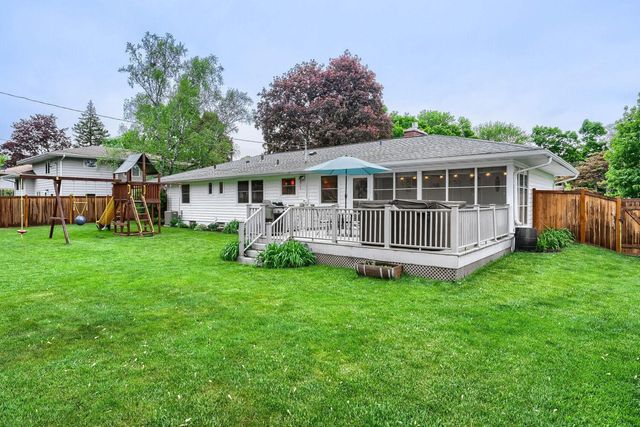 500 Sumter Avenue S, Golden Valley, MN 55426