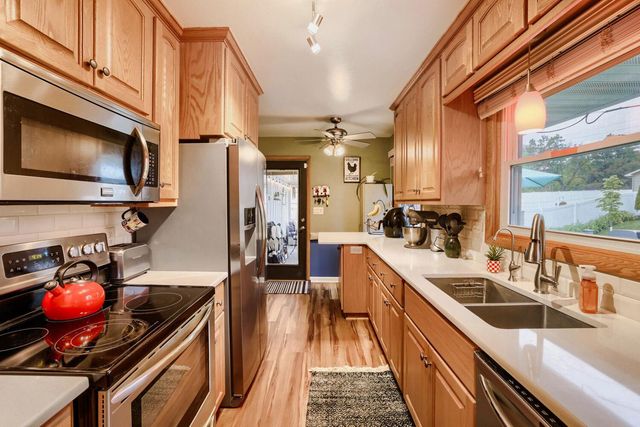 500 Sumter Avenue S, Golden Valley, MN 55426