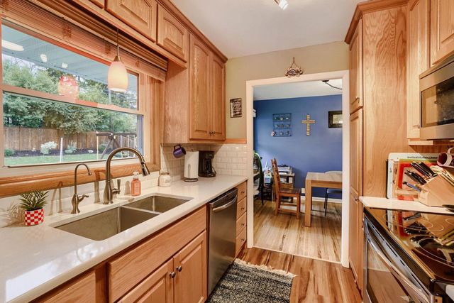 500 Sumter Avenue S, Golden Valley, MN 55426
