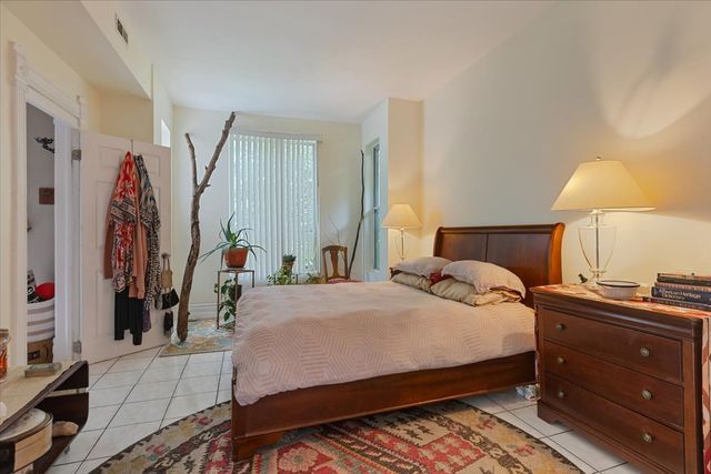 1634 N Sawyer Avenue, Chicago, IL 60647