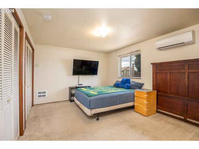 2365 L St, Springfield, OR 97477