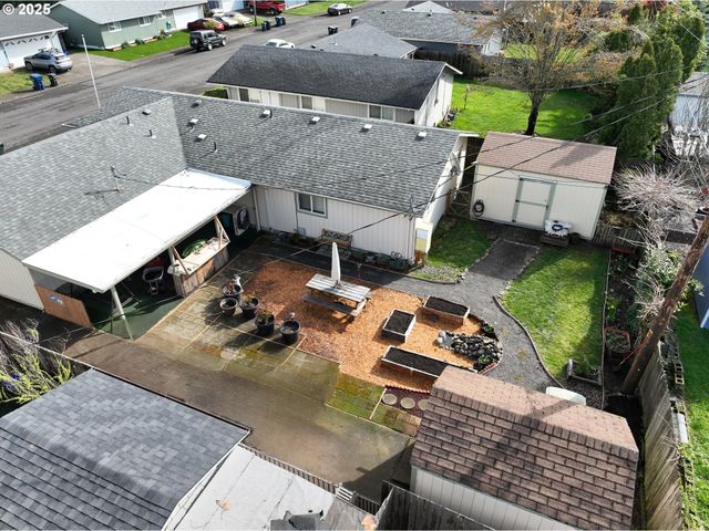 2365 L St, Springfield, OR 97477