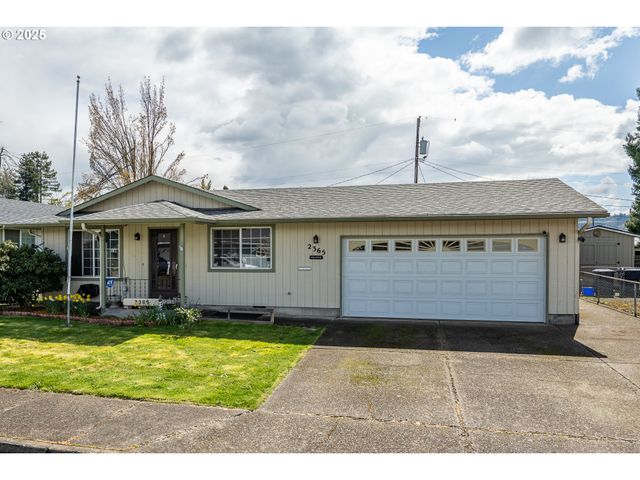 2365 L St, Springfield, OR 97477