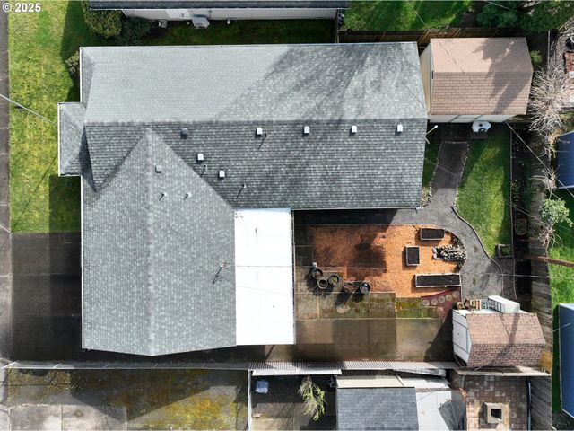 2365 L St, Springfield, OR 97477