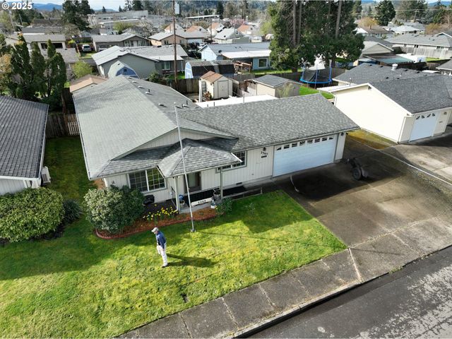 2365 L St, Springfield, OR 97477