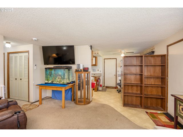 2365 L St, Springfield, OR 97477