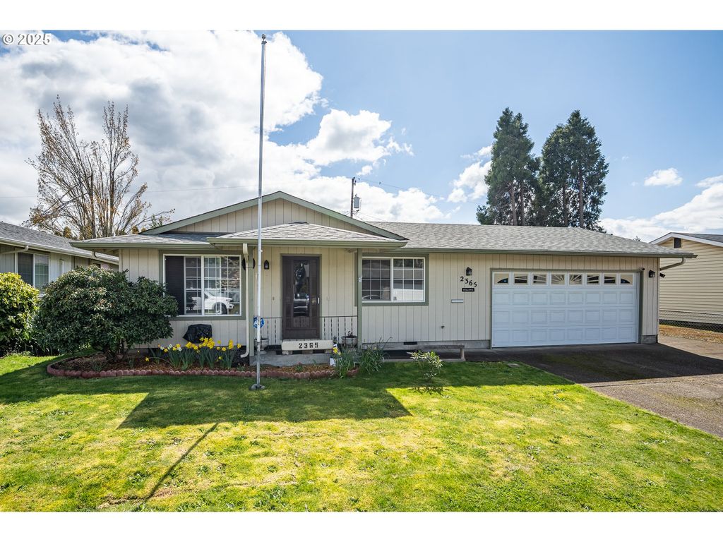 2365 L St, Springfield, OR 97477