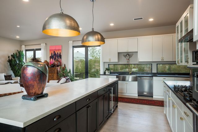 2309 Mananitas Lane NW, Albuquerque, NM 87104