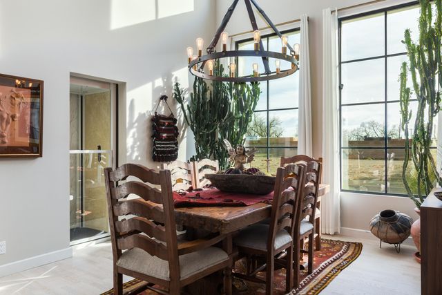 2309 Mananitas Lane NW, Albuquerque, NM 87104