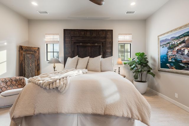 2309 Mananitas Lane NW, Albuquerque, NM 87104
