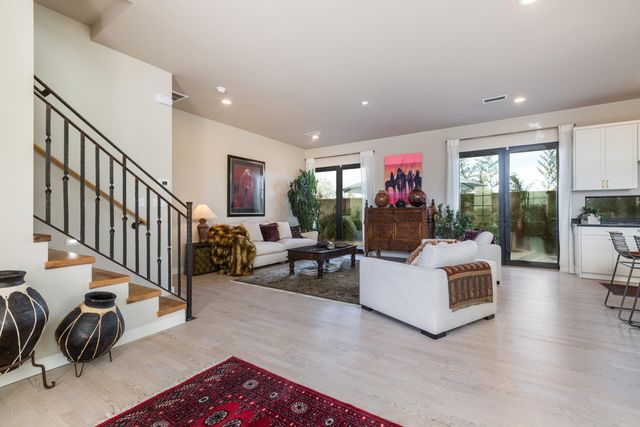 2309 Mananitas Lane NW, Albuquerque, NM 87104