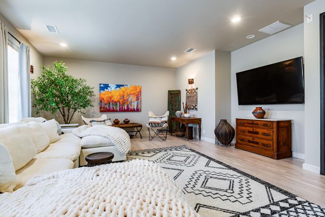 2309 Mananitas Lane NW, Albuquerque, NM 87104