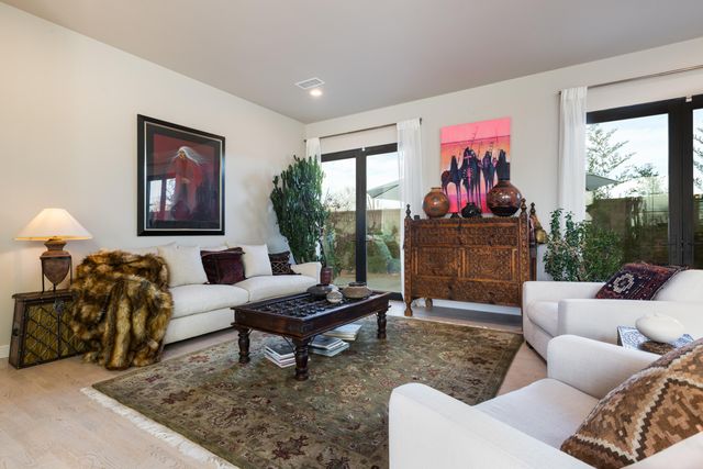 2309 Mananitas Lane NW, Albuquerque, NM 87104