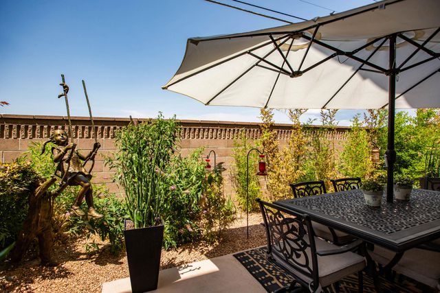 2309 Mananitas Lane NW, Albuquerque, NM 87104