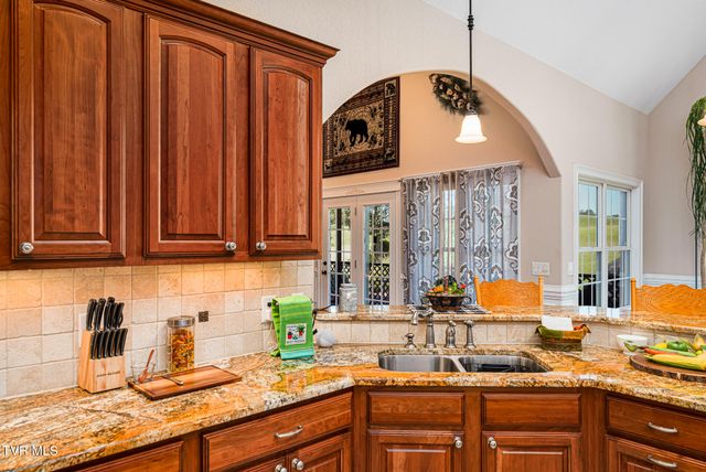 186 Oliver Edwards Road, Jonesborough, TN 37659