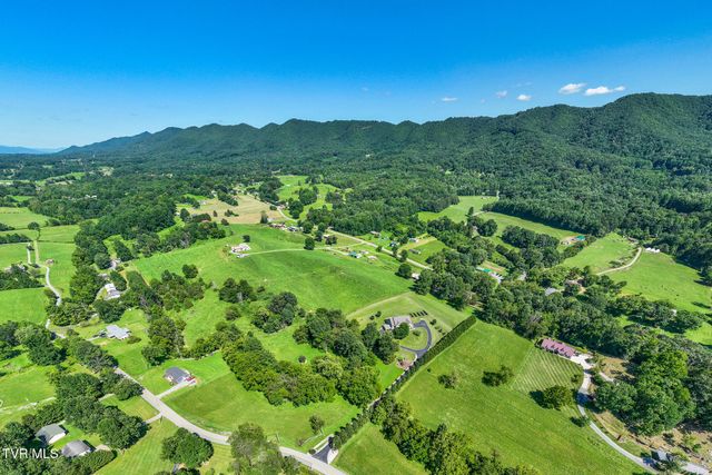 186 Oliver Edwards Road, Jonesborough, TN 37659