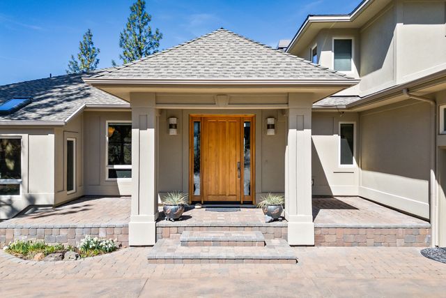 1600 NW Overlook Drive, Bend, OR 97703