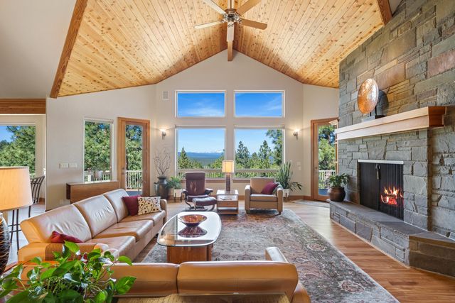 1600 NW Overlook Drive, Bend, OR 97703