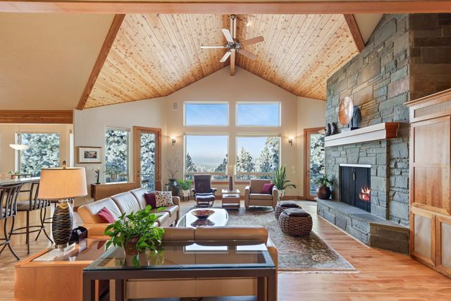 1600 NW Overlook Drive, Bend, OR 97703