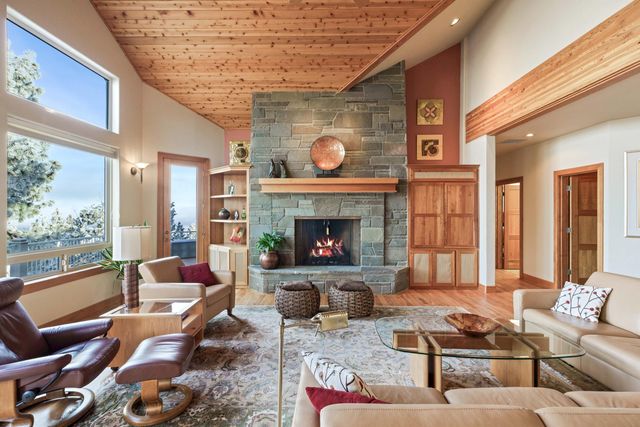 1600 NW Overlook Drive, Bend, OR 97703