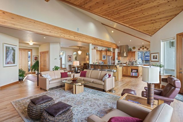 1600 NW Overlook Drive, Bend, OR 97703