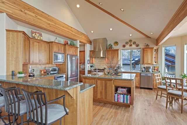 1600 NW Overlook Drive, Bend, OR 97703