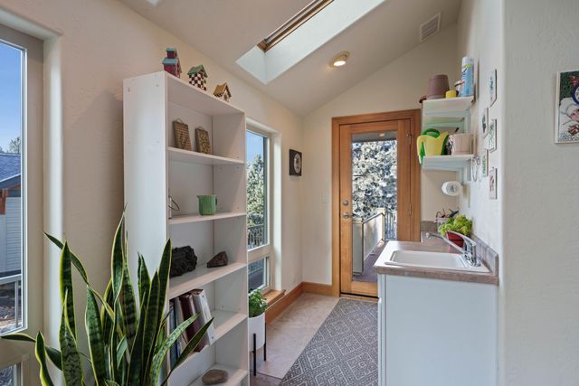 1600 NW Overlook Drive, Bend, OR 97703