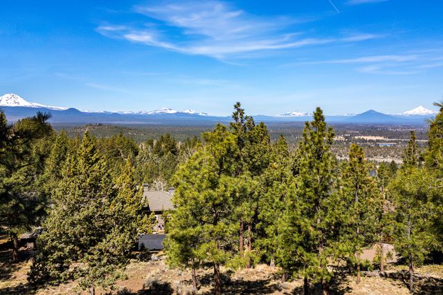 1600 NW Overlook Drive, Bend, OR 97703