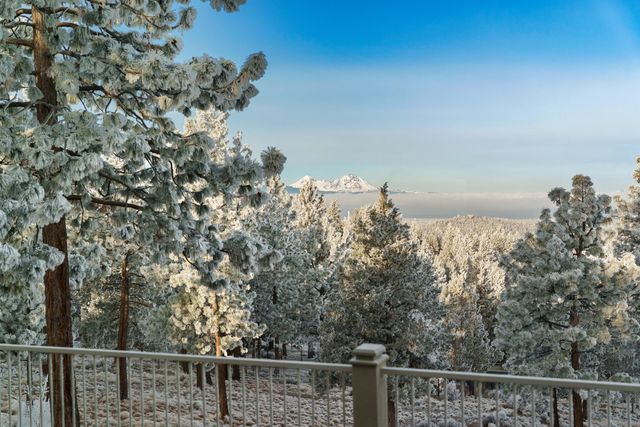 1600 NW Overlook Drive, Bend, OR 97703