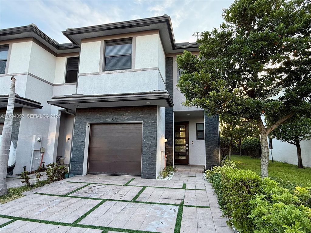 15842 NW 91 Court 15842, Miami Lakes, FL 33018