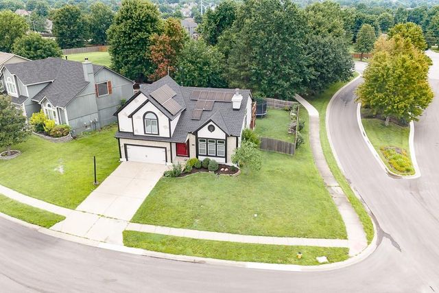 21206 W 55th Terrace, Shawnee, KS 66218