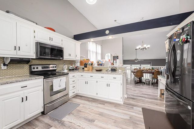 21206 W 55th Terrace, Shawnee, KS 66218