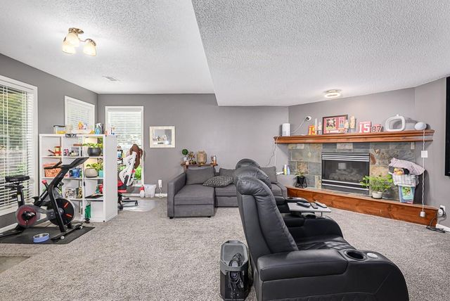 21206 W 55th Terrace, Shawnee, KS 66218