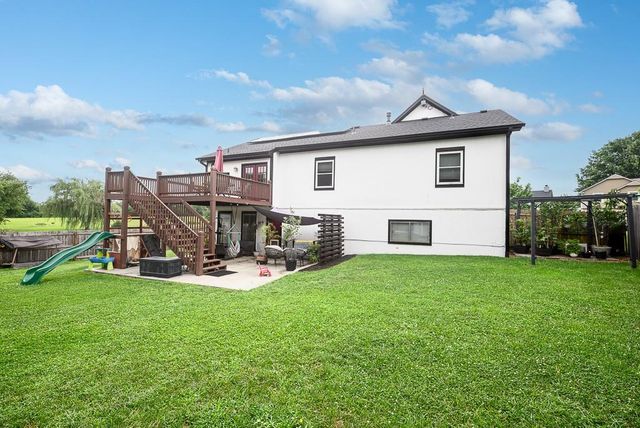 21206 W 55th Terrace, Shawnee, KS 66218