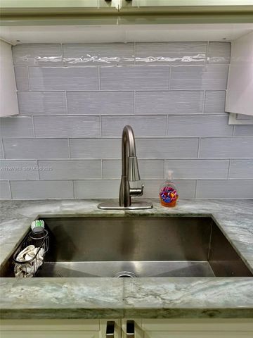 4721 SW 34th Dr, Dania Beach, FL 33312