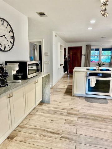 4721 SW 34th Dr, Dania Beach, FL 33312