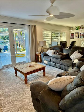 4721 SW 34th Dr, Dania Beach, FL 33312