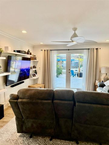 4721 SW 34th Dr, Dania Beach, FL 33312