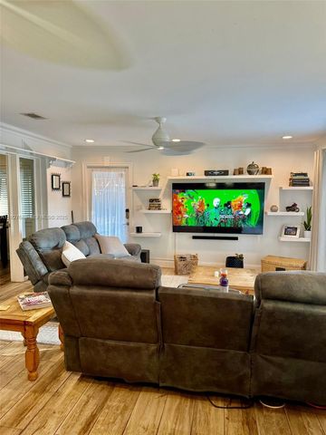 4721 SW 34th Dr, Dania Beach, FL 33312