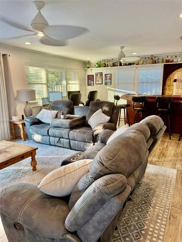 4721 SW 34th Dr, Dania Beach, FL 33312