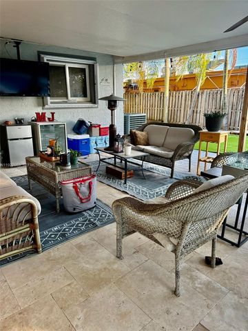 4721 SW 34th Dr, Dania Beach, FL 33312