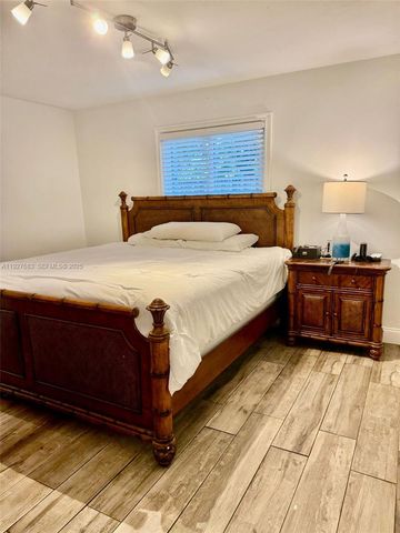 4721 SW 34th Dr, Dania Beach, FL 33312