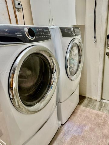 4721 SW 34th Dr, Dania Beach, FL 33312